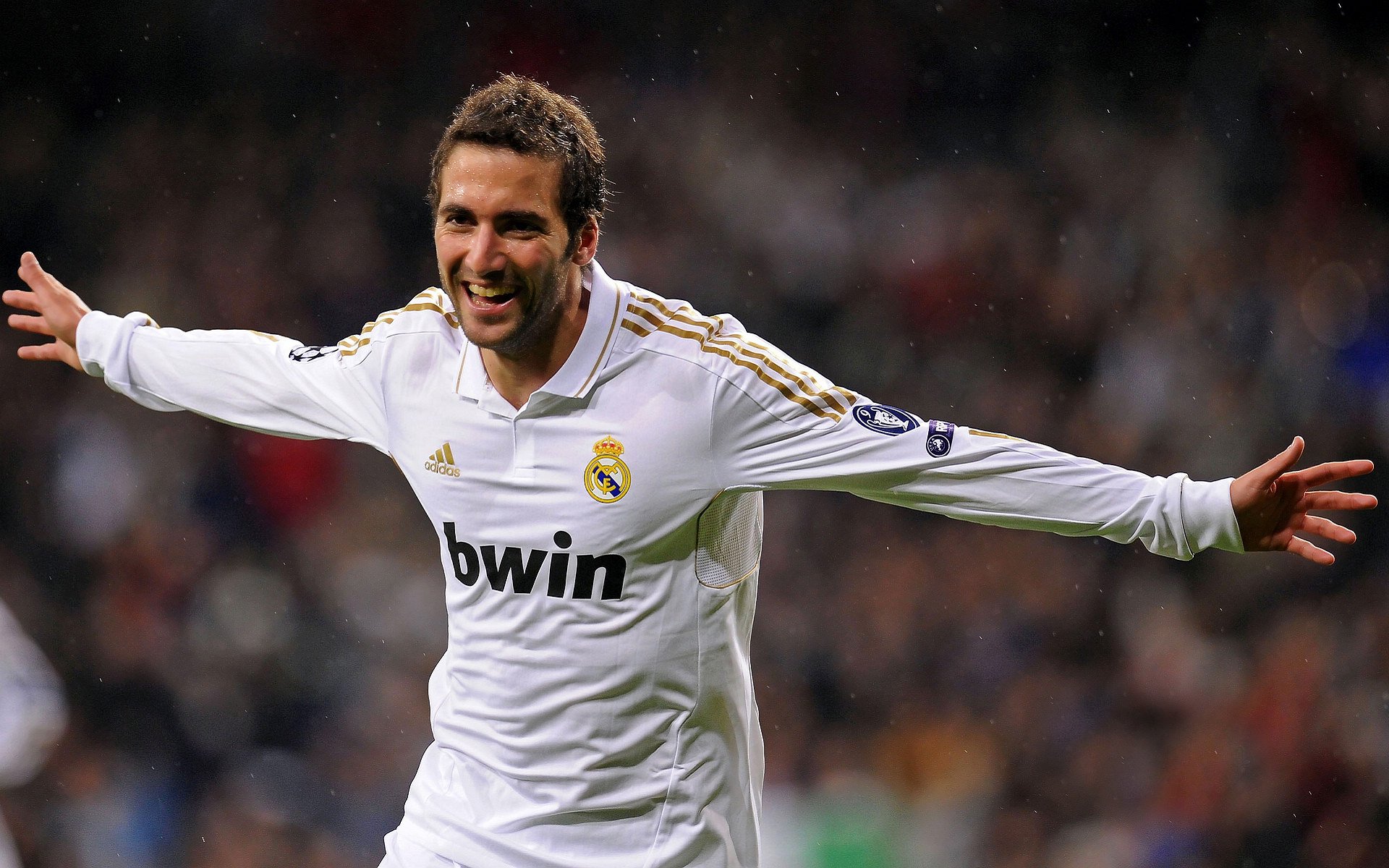 开云体育APP-李佳蔓在射箭世界杯总决赛中夺得女子反曲弓冠军，射箭运动员李佳伦