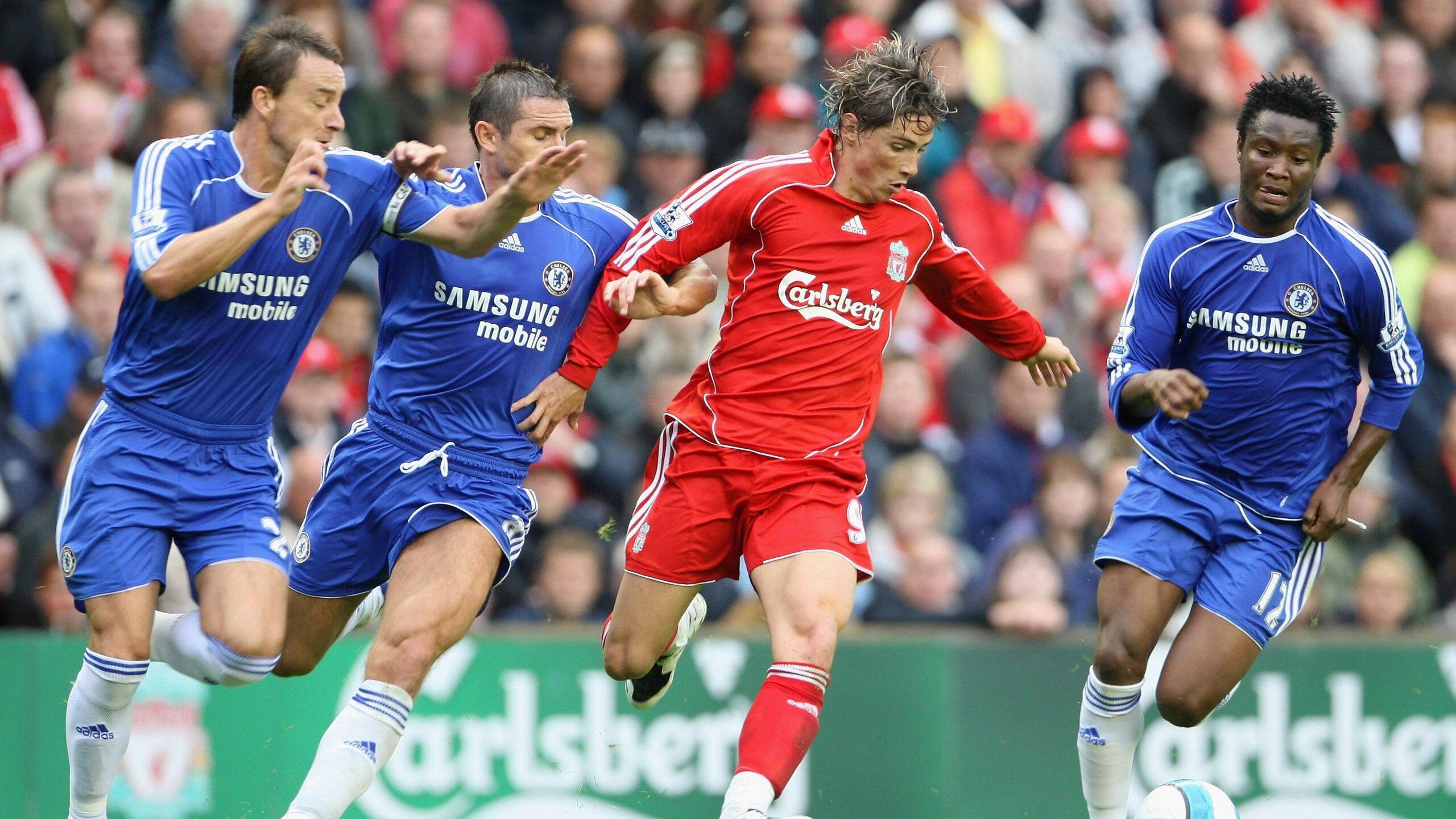 中超球队发布新赛季球衣设计引发球迷热议，2022中超球衣